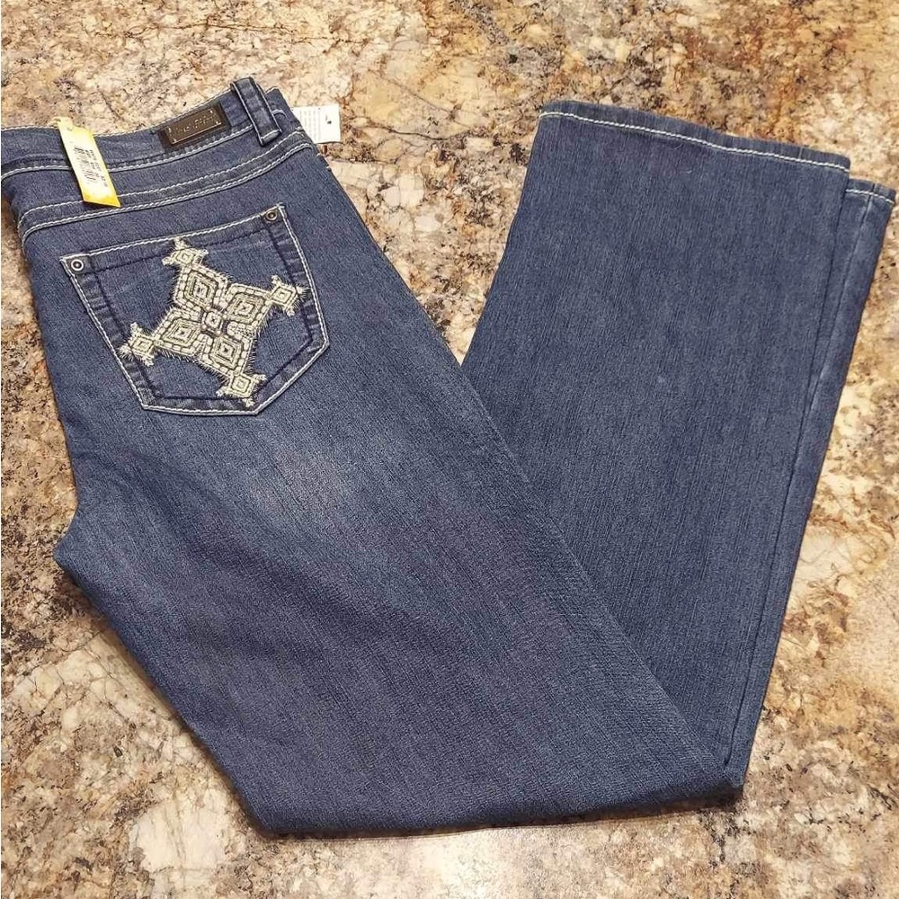 NWT Wired Heart Cavender’s Jeans
